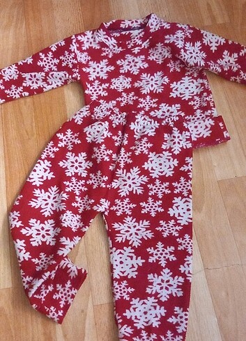 Kız çocuk yılbaşı pijama takımı 