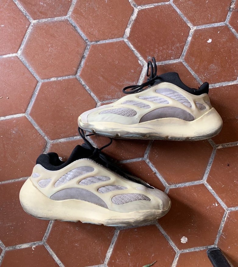 Adidas Yeezy Azael 700 V3 - Görsel 2
