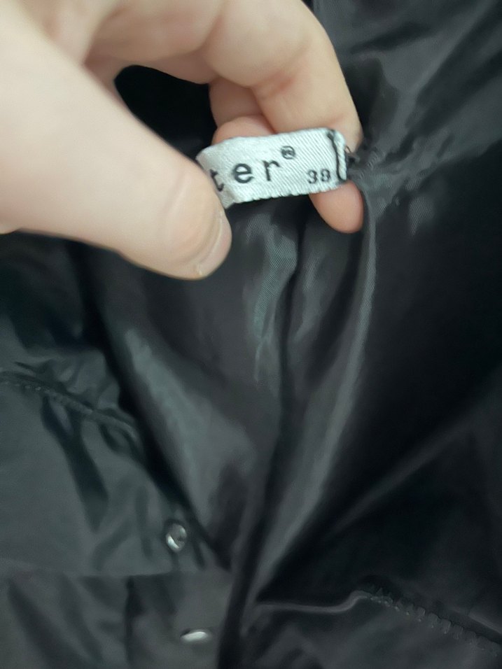 Siyah şişme mont dik yaka - Görsel 4