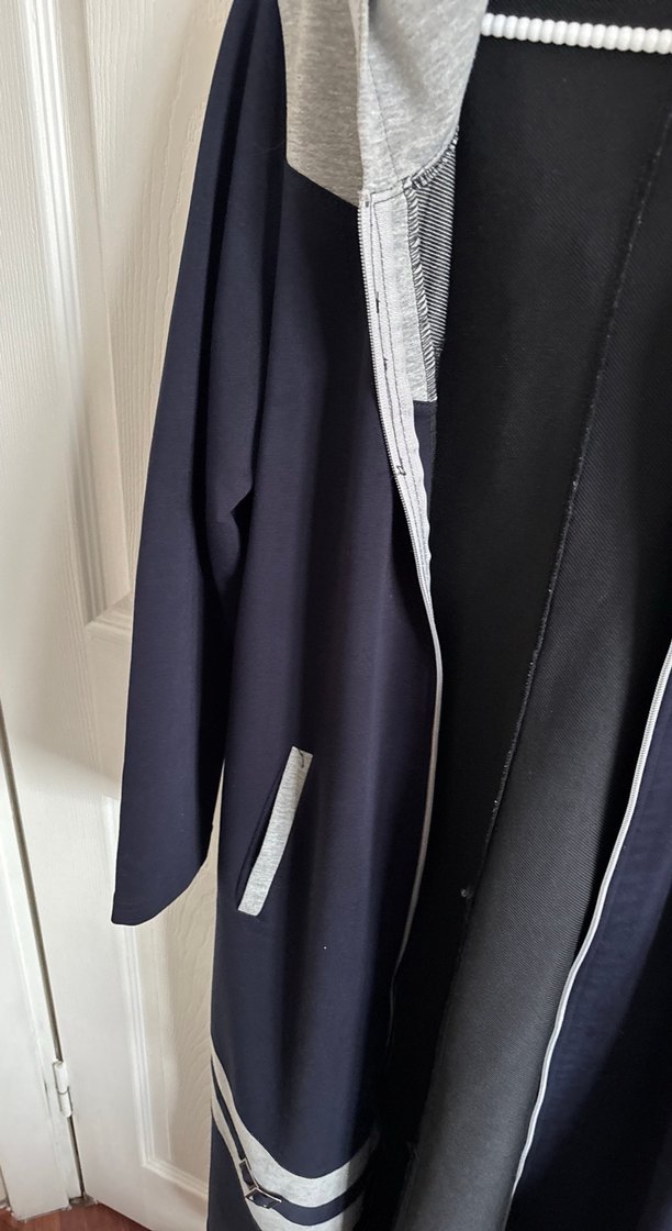 Gri Kapüşonlu Uzun Kadın Kaban - Görsel 4