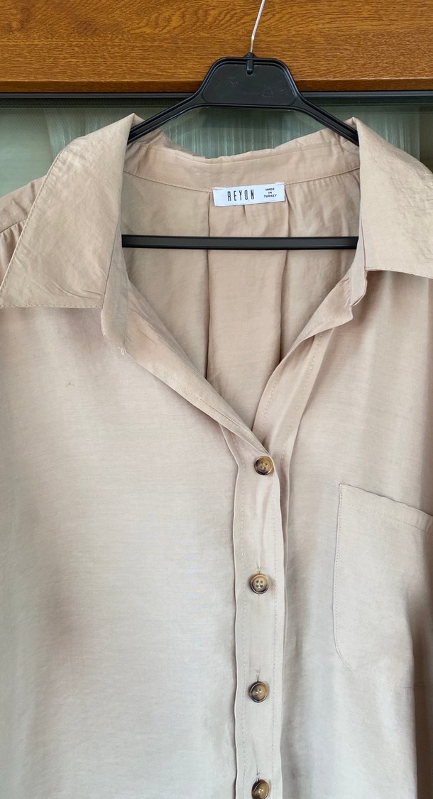 Bej Düğmeli Kadın Gömlek - Görsel 2