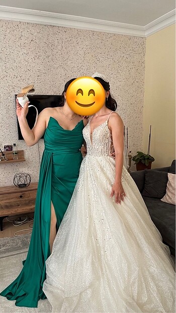 46 Beden Zümrüt yırtmaçlı saten elbise