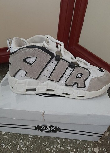 Nike Uptempo iki kez giyildi sıfır sayılır yurt dışından geldi