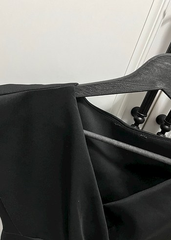 Siyah V Yakalı Kolsuz Mini Elbise - Görsel 3