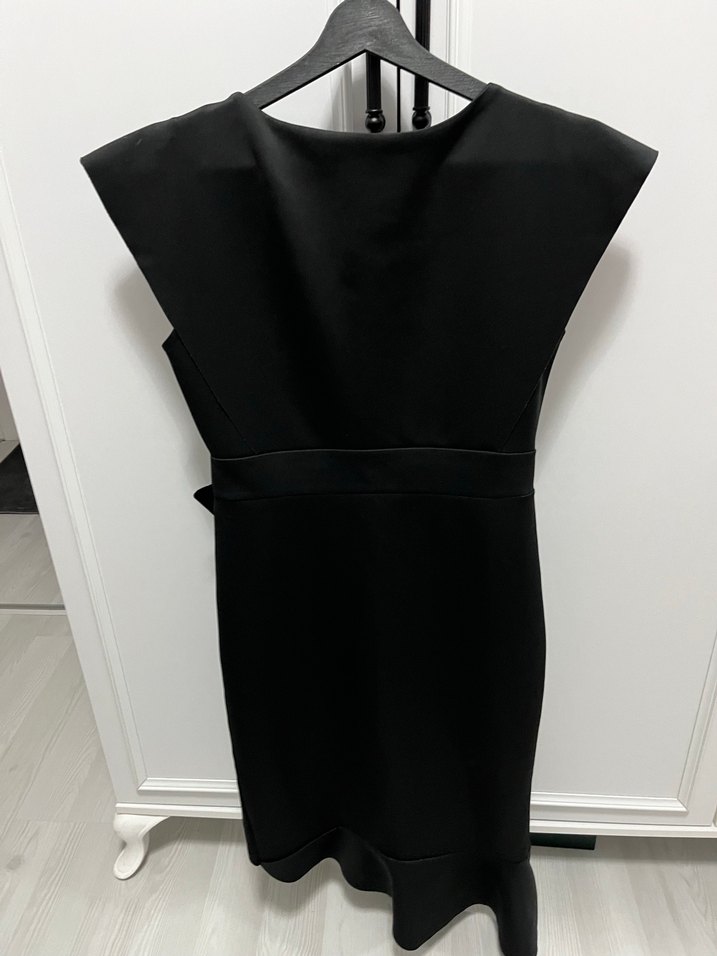 Siyah V Yakalı Kolsuz Mini Elbise - Görsel 4