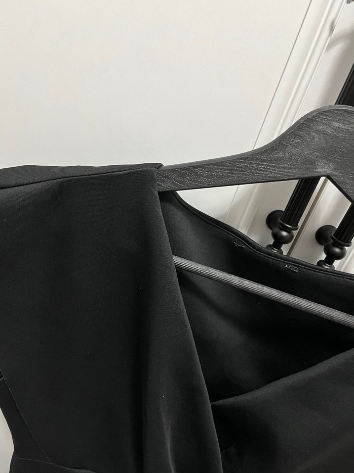 Siyah V Yakalı Kolsuz Mini Elbise - Görsel 3