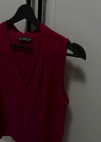 Kırmızı V Yaka Kolsuz Salaş Bluz - Görsel 3