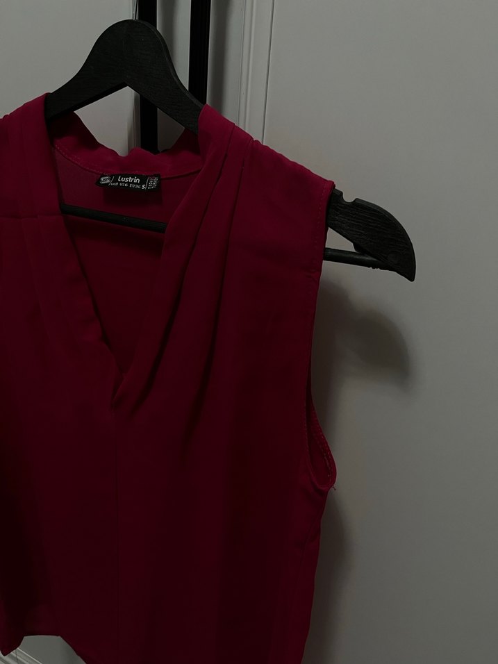 Kırmızı V Yaka Kolsuz Salaş Bluz - Görsel 3