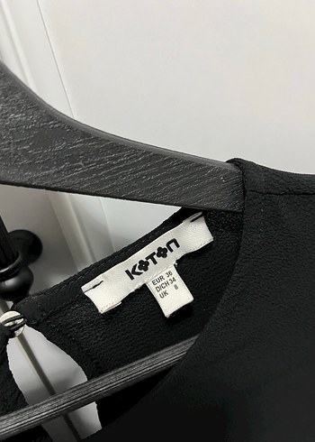 Kısa Kollu Siyah Fırfırlı Kadın Bluz - Görsel 3