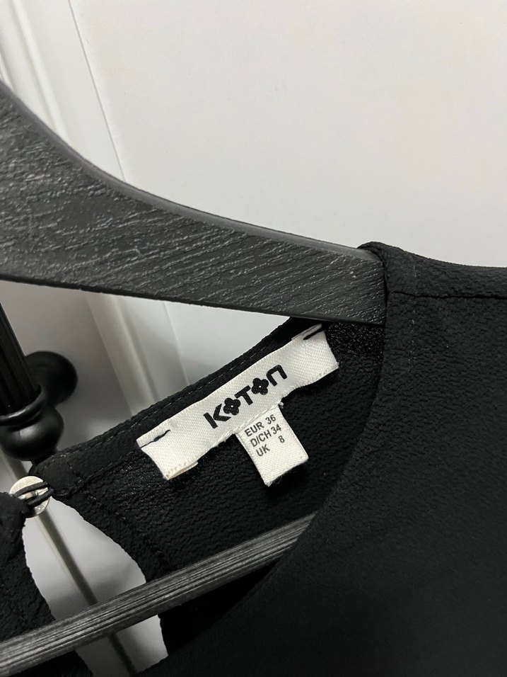 Kısa Kollu Siyah Fırfırlı Kadın Bluz - Görsel 3