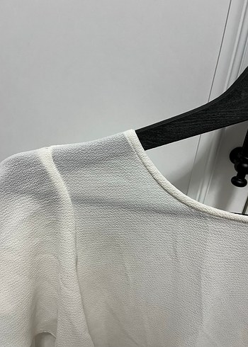 Beyaz Keten Volanlı Kadın Bluz - Görsel 2