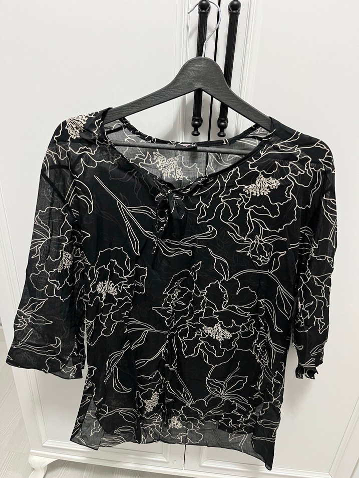 Siyah V Yaka Desenli Bohem Kadın Bluz - Görsel 3