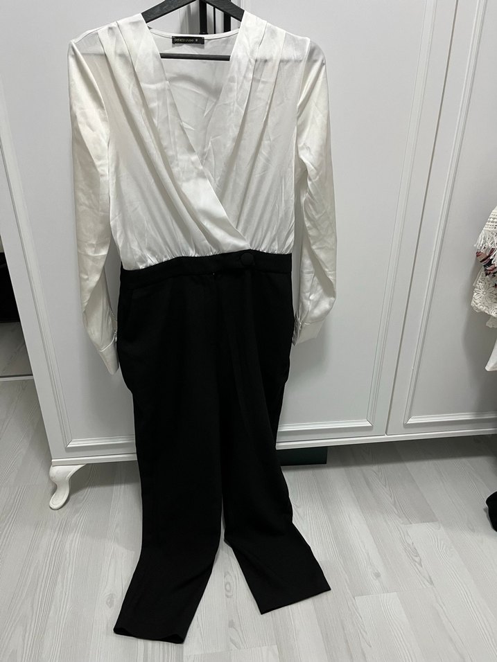 Uzun Kollu Beyaz-Siyah Midi Tulum - Görsel 2