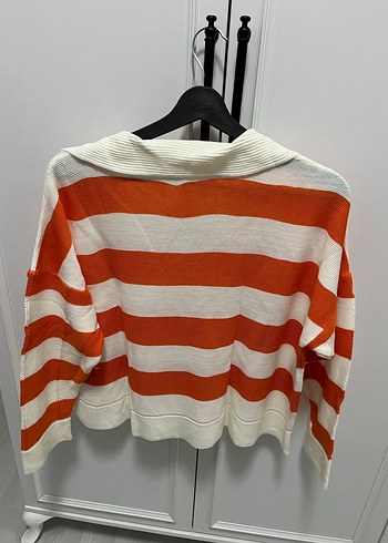 Turuncu Çizgili V Yakalı Kadın Kazak - Görsel 4