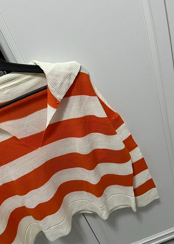 Turuncu Çizgili V Yakalı Kadın Kazak - Görsel 3