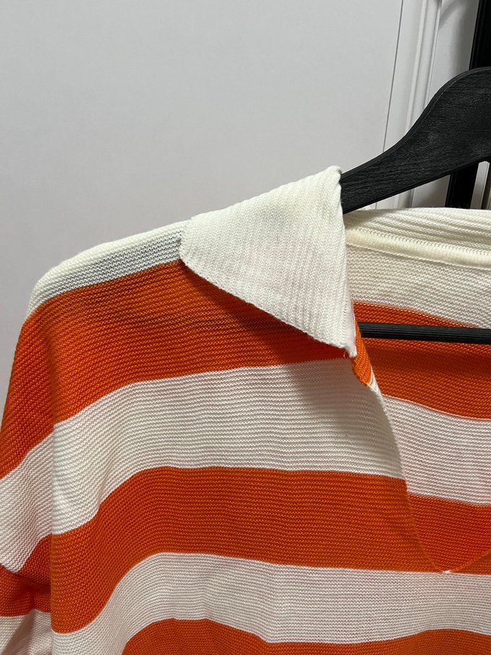 Turuncu Çizgili V Yakalı Kadın Kazak - Görsel 2