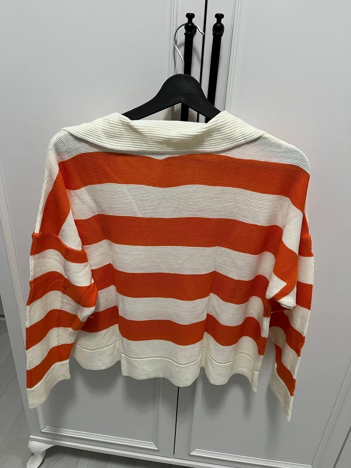 Turuncu Çizgili V Yakalı Kadın Kazak - Görsel 4