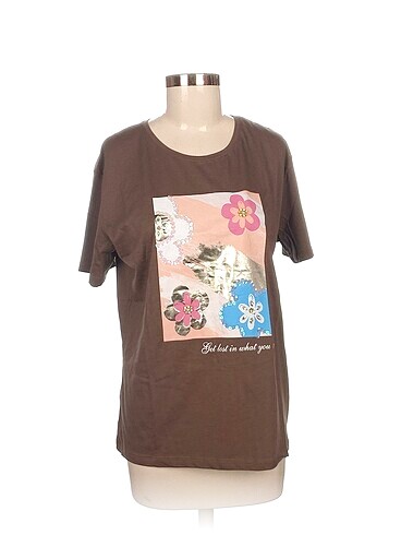 Diğer T-shirt %70 İndirimli.