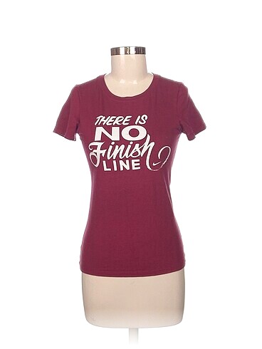 Nike T-shirt %70 İndirimli.