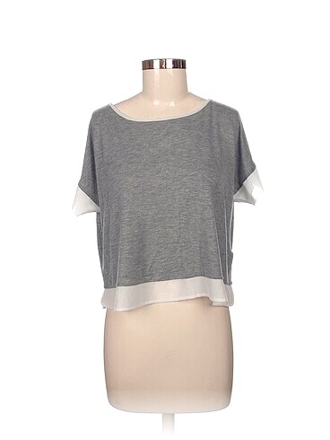 Diğer T-shirt %70 İndirimli.