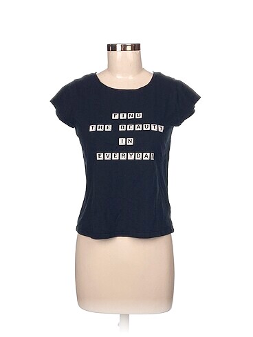 Penti T-shirt %70 İndirimli.