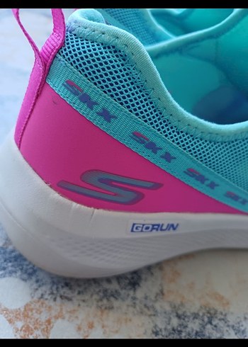 skechers