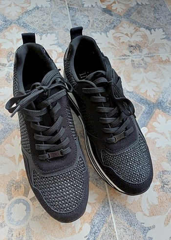 40 Beden siyah Renk inci marka sneaker