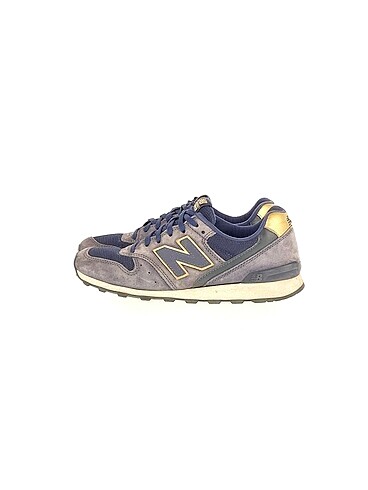 New Balance Spor Ayakkabı %70 İndirimli.