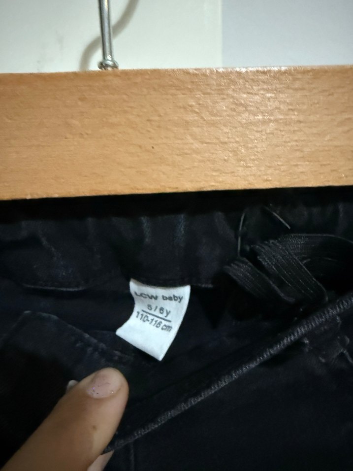 Kemer Detaylı Siyah Kız Kot Pantolon - Görsel 4