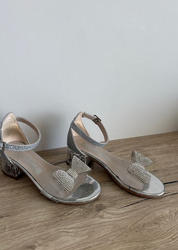 Kız Çocuk Gri Yılan Desenli Fiyonklu Özel Ayakkabı - Görsel 5