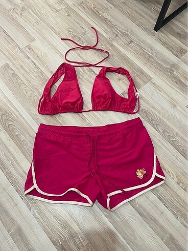 Şort bikini üstü
