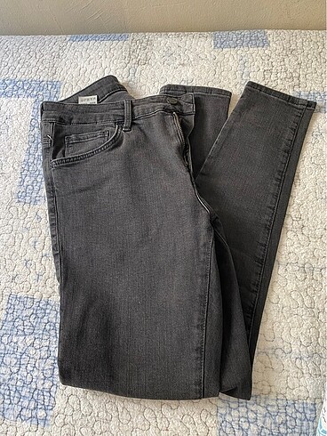 Siyah jeans