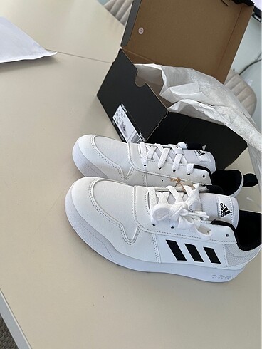 Adidas spor ayakkabı