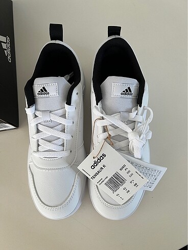 37 Beden beyaz Renk Adidas spor ayakkabı