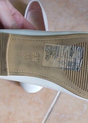 33 Beden beyaz Renk H&M markalı 33 numara kız çocuğu babet
