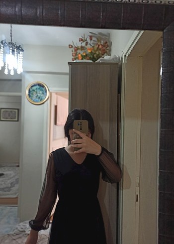 V Yaka Siyah Transparan midi boy Elbise