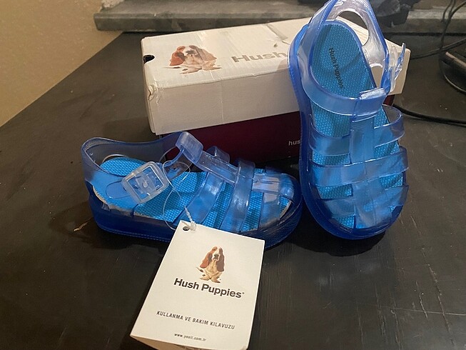 Etiketli sandalet unisex