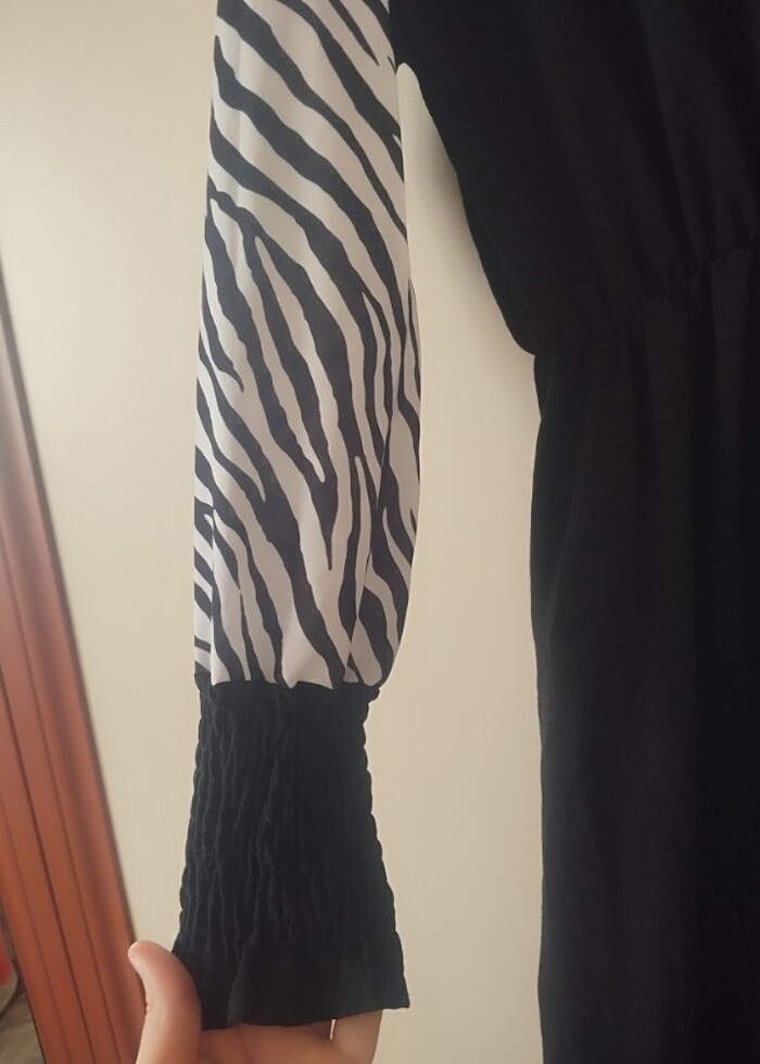 Tesettür elbise zebra desenli - Görsel 4