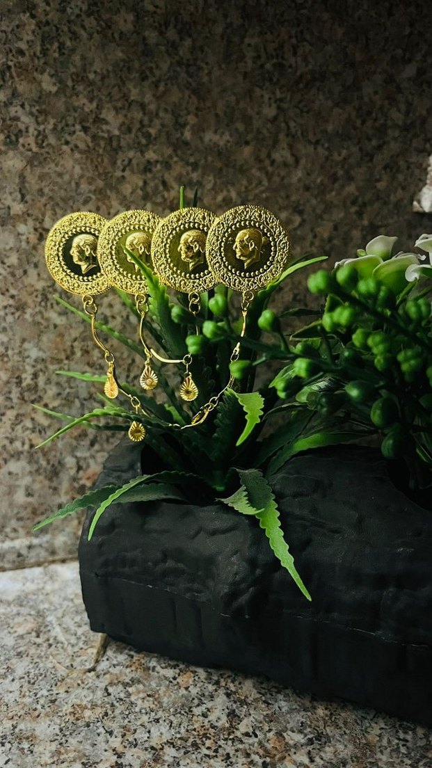 Altın Renkli Püsküllü Kadın Broş - Görsel 4