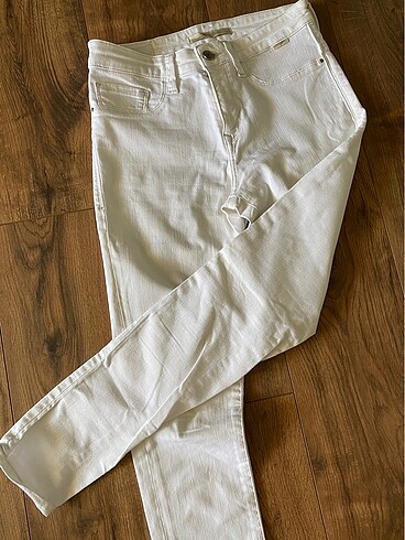 26 Beden beyaz Renk Mavi jeans