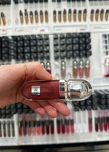  Beden Kiko 22 gloss