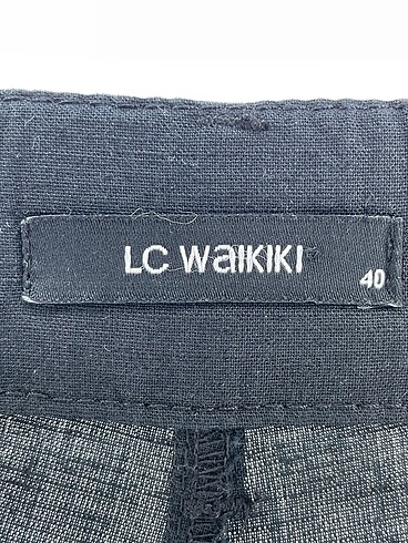 40 Beden lacivert Renk LC Waikiki Düz Kesim %70 İndirimli.
