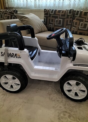SAHARA 12 VOLT AKÜLÜ JEEP 