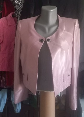 Düğmeli Kısa Kadın Blazer Ceket