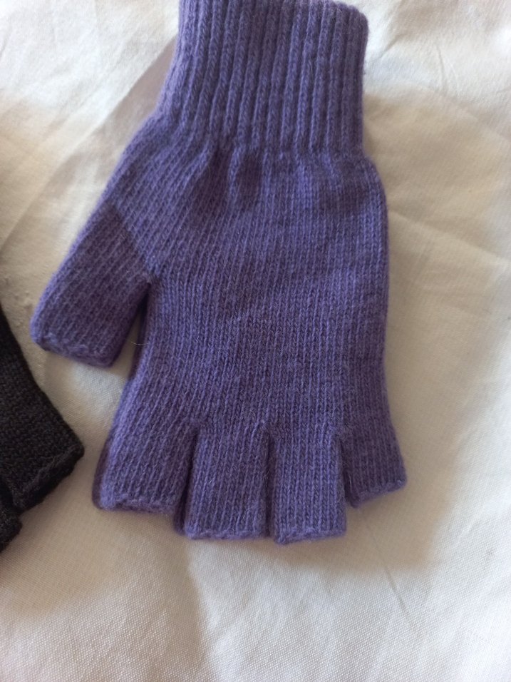 Mor Örgü Parmaksız Kadın Eldiveni - Görsel 3