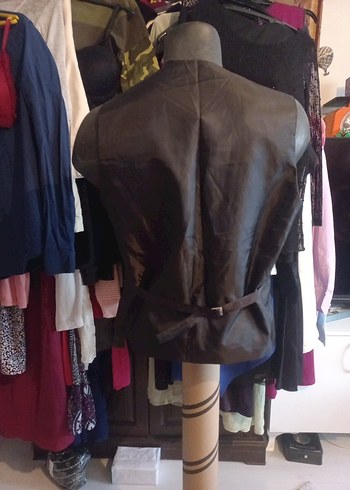 Erkek Siyah Düğmeli Kolsuz Yelek - Görsel 3