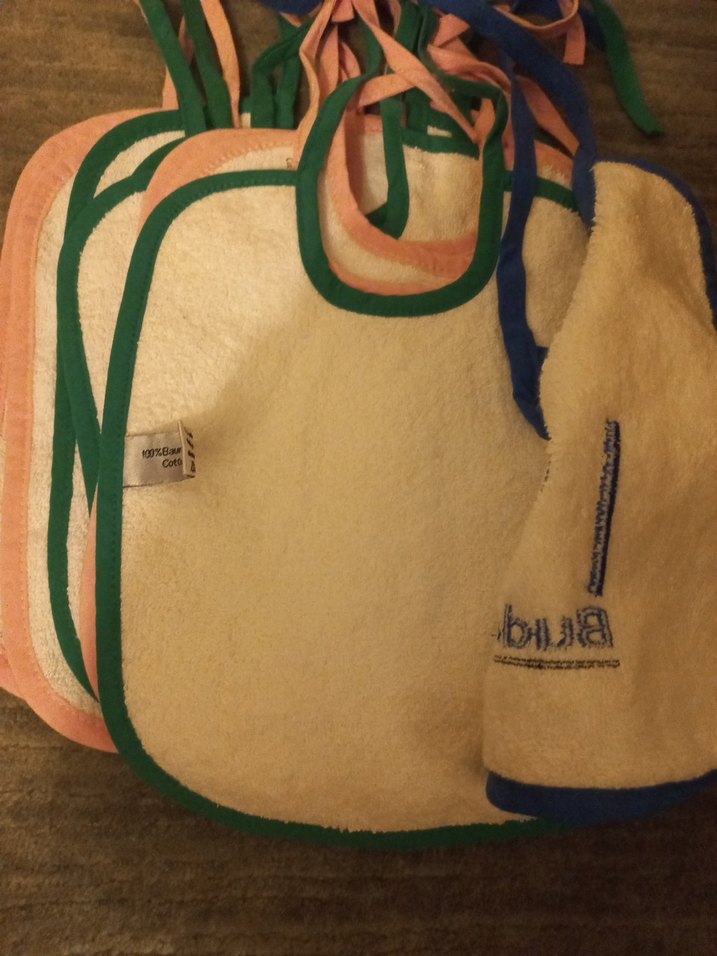 Renkli Baskılı Bebek Önlüğü - Görsel 3