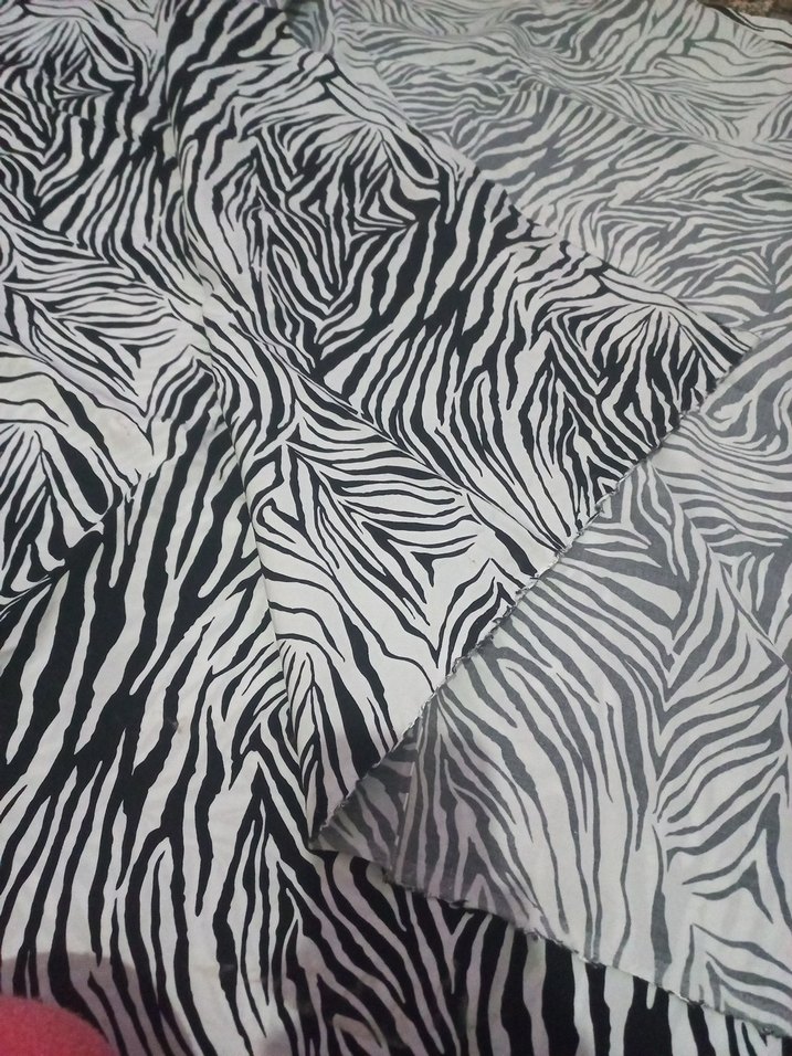 Gri Beyaz Zebra Desenli kumaş - Görsel 3