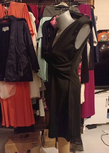 VİNTAG Siyah Drapeli V Yaka Midi Elbise - Görsel 3