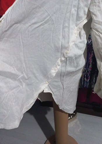 Düğmeli Beyaz Keten Uzun Kollu Gömlek - Görsel 5